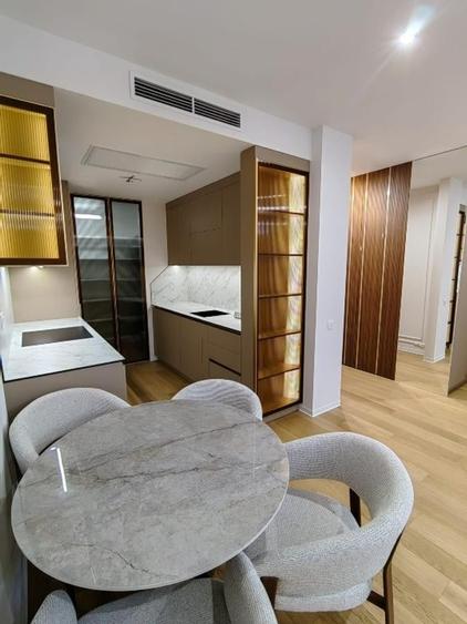 Apartament cu 3 camere semidecomandat, mobilat în Aviației