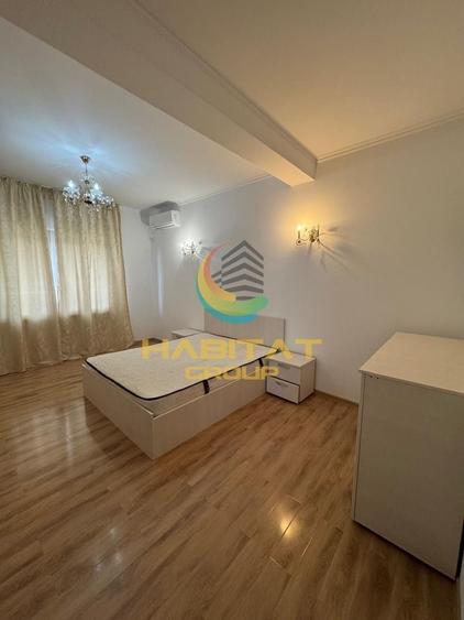 Casă individuală cu 5 camere cu Canalizare în Central