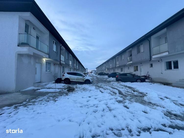 Casă cu 3 camere cu Canalizare în Dobroești