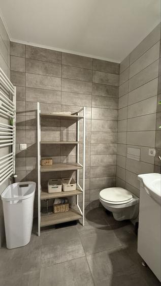 Apartament cu 2 camere decomandat în Tractorul