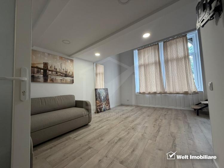 Apartament cu 2 camere semidecomandat, mobilat în Central