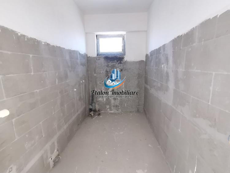 Apartament cu 3 camere semidecomandat în Dărmănești