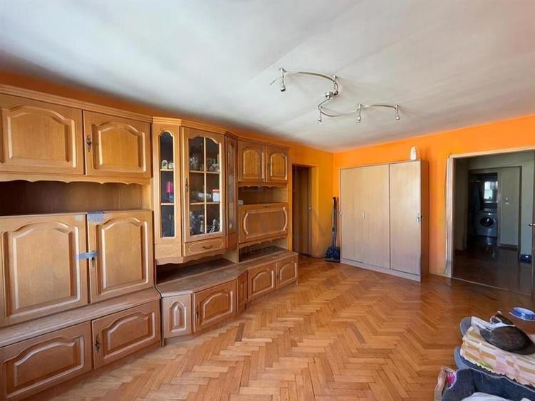 Apartament cu 4 camere decomandat, mobilat în Complex Studențesc