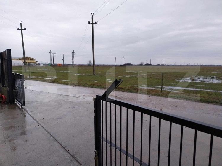 Spațiu industrial, de 1,200 mp, în Botiz