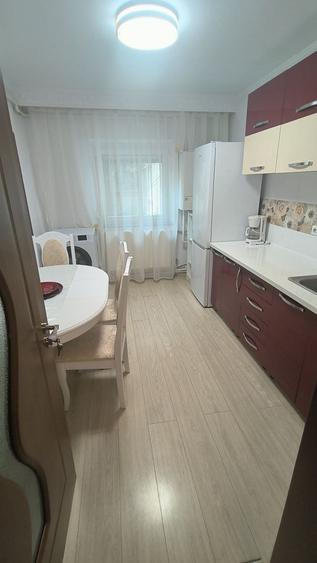 Apartament cu 3 camere decomandat în Valea Moșneagului