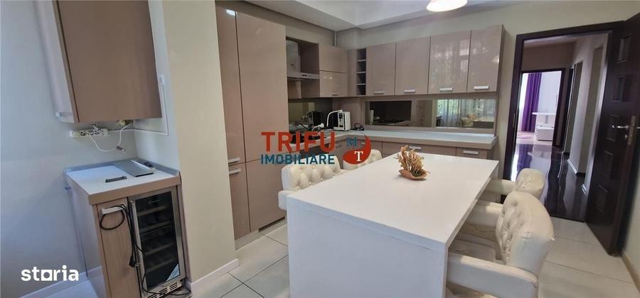 Apartament cu 4 camere decomandat în Cetate