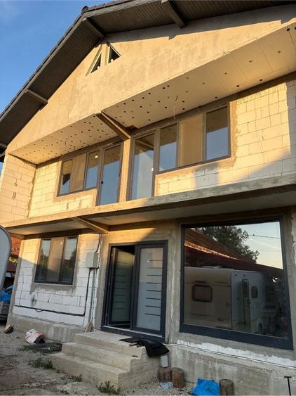 Casă cu 3 camere cu Teren 2880 Mp în Budieni