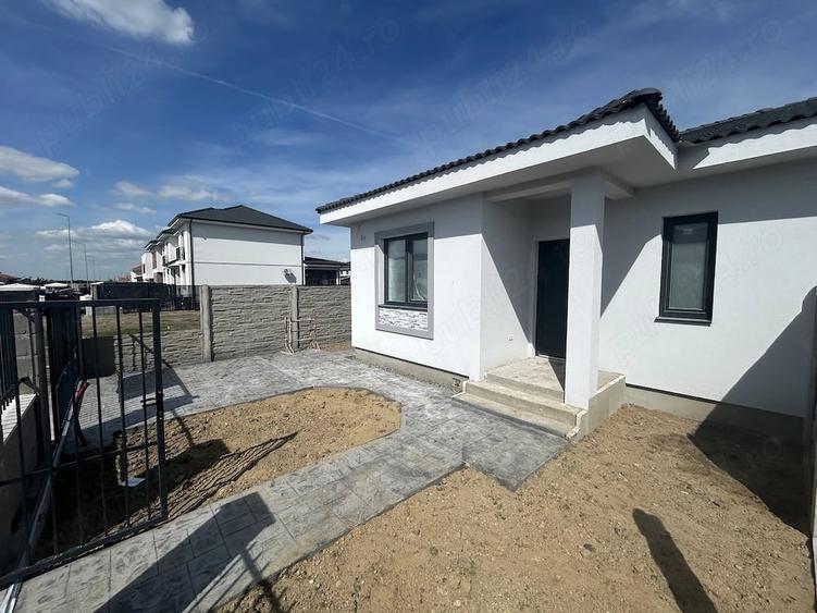 Casă cu 4 camere cu Teren 315 Mp în Moșnița Veche
