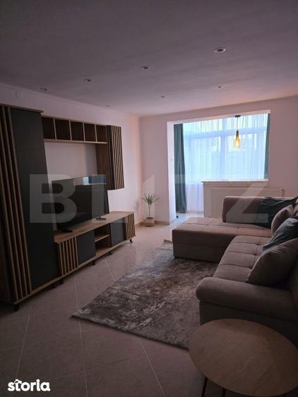 Apartament cu 4 camere decomandat în Central