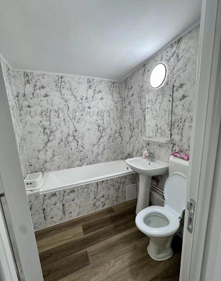 Apartament cu 4 camere decomandat în Apărătorii Patriei