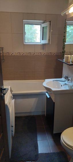 Apartament cu 3 camere decomandat în 1 Mai