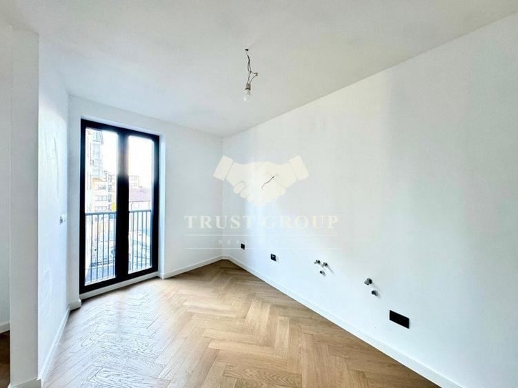 Apartament cu 4 camere decomandat în Dorobanți