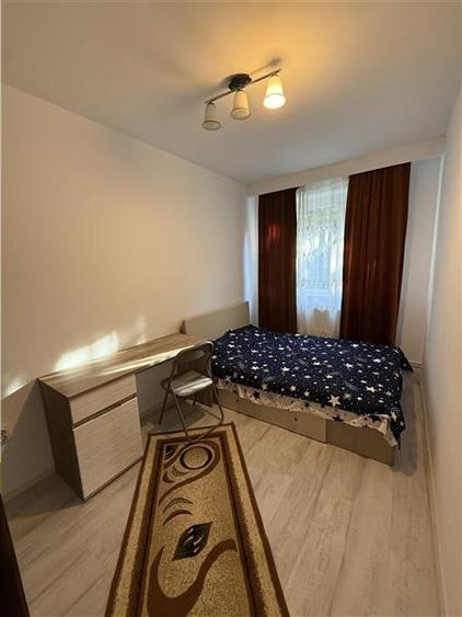 Apartament cu 3 camere semidecomandat, mobilat în Tomis II