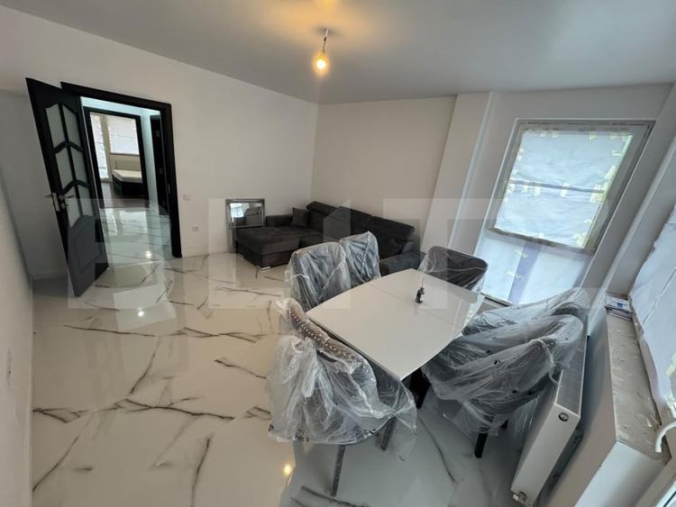 Apartament cu 3 camere decomandat, mobilat în Florești