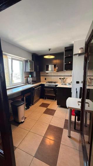 Apartament cu 3 camere decomandat în Radu Negru