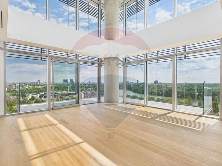 Penthouse cu 4 camere în Floreasca