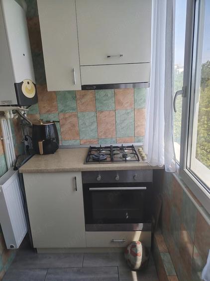 Apartament cu 3 camere decomandat în Buzaului