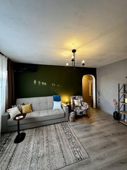 Apartament cu 2 camere semidecomandat în Casa de Cultură