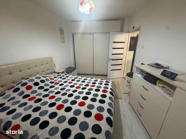 De vanzare apartament 3 camere Zona Centrala et 1 la cheie - 12