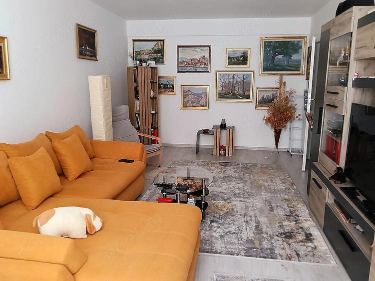 Apartament cu 2 camere decomandat în Titan