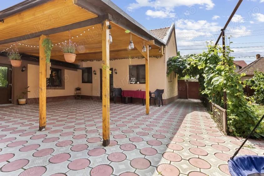Casă cu 3 camere cu Teren 650 Mp în Central
