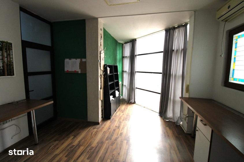 Spațiu comercial, de 23 mp, în Micro 16