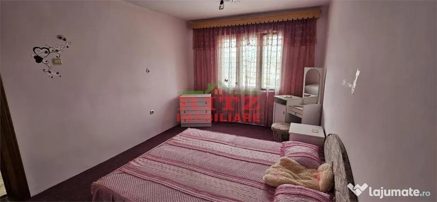 Casă cu 7 camere cu Teren 1756 Mp în Caracal