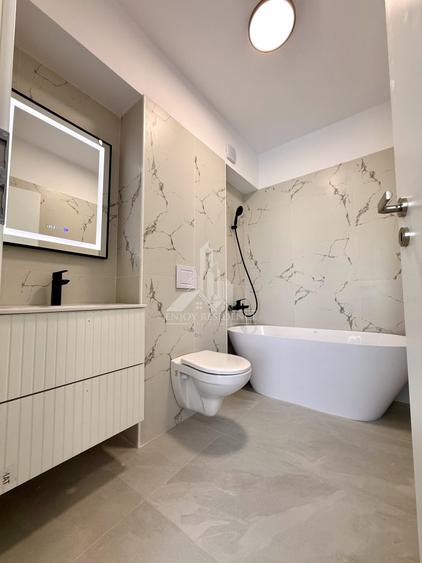 Penthouse cu 3 camere semidecomandat, mobilat în Prelungirea Ghencea