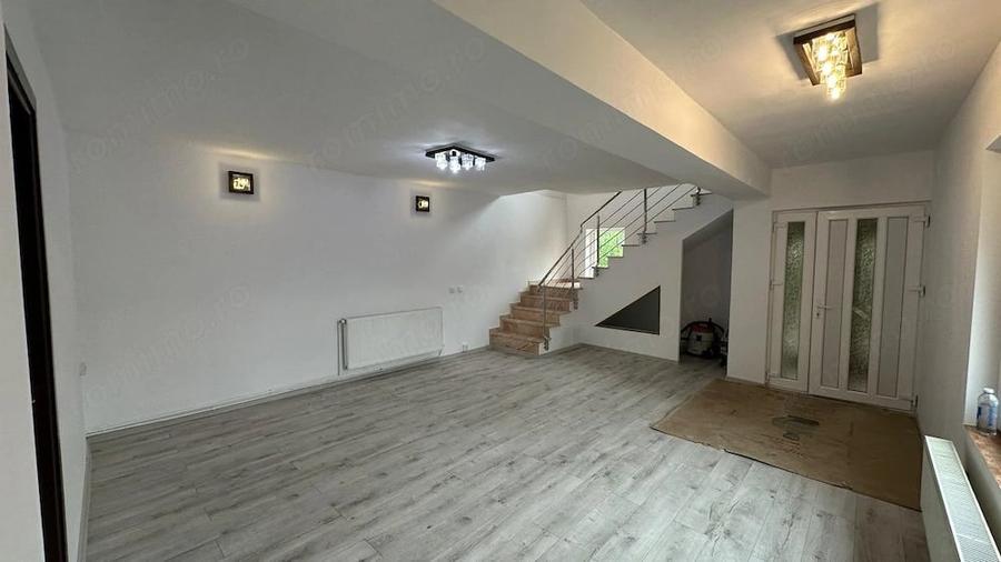Casă cu 3 camere cu Teren 1397 Mp în Ștefănești