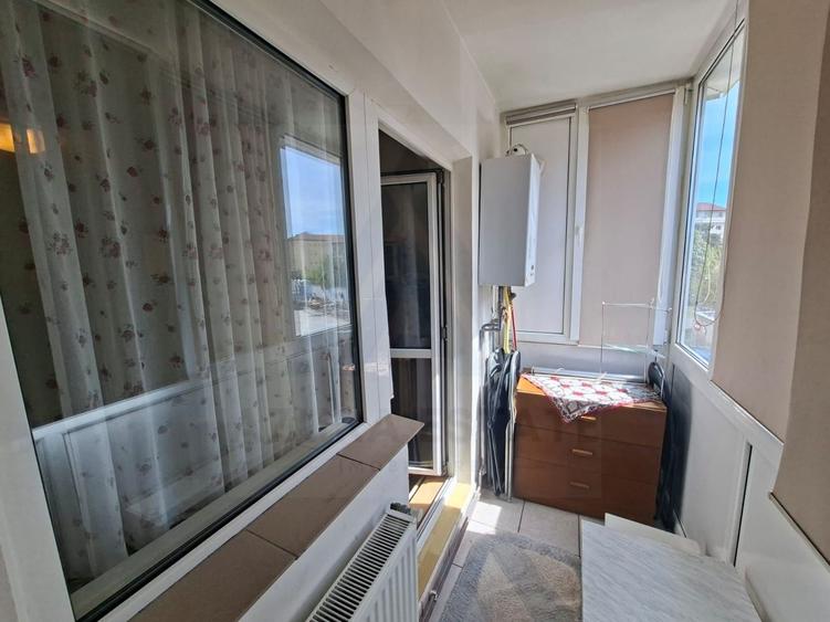 Apartament cu 3 camere decomandat, mobilat în Sub Arini