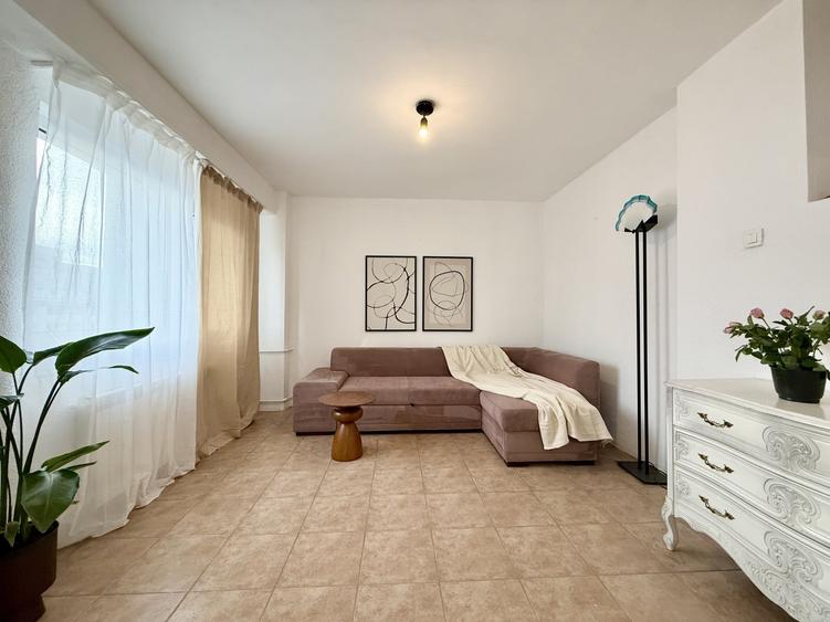Apartament cu 2 camere semidecomandat, mobilat în Alba Iulia