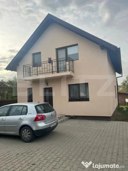 Casă cu 5 camere cu Teren 708 Mp în Central