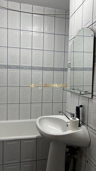 Apartament cu 3 camere semidecomandat, mobilat în Drumul Taberei