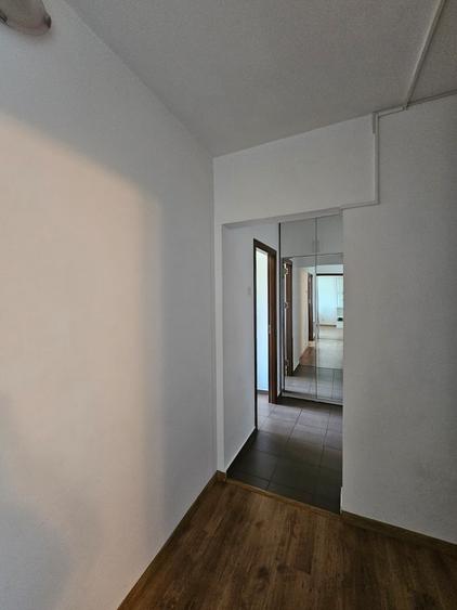 Apartament cu 2 camere decomandat în Titan