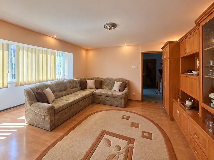 Apartament cu 2 camere semidecomandat, mobilat în Dâmbovița
