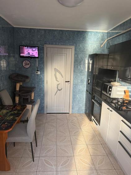 Apartament 3 camere confort 1 decomandat, zona Progresu, etaj 3/4. - 7