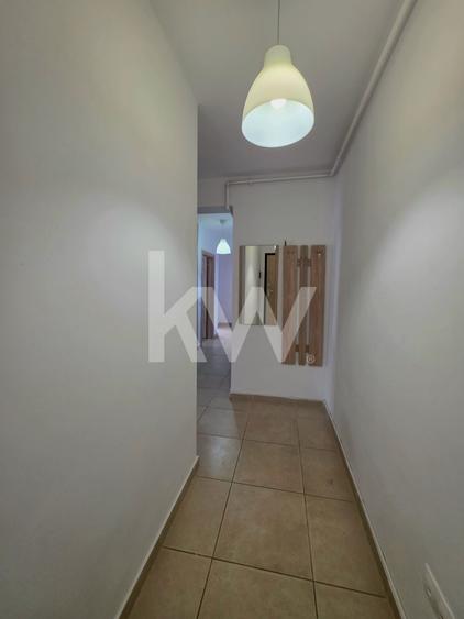 Apartament cu 3 camere decomandat, mobilat în Tractorul