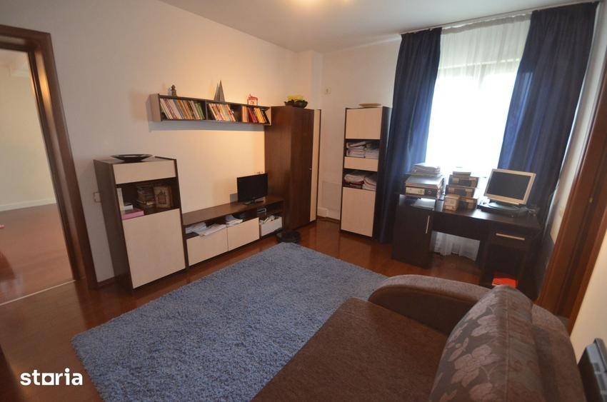 Casă cu 6 camere cu Teren 500 Mp în Central