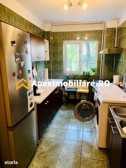 Apartament cu 2 camere semidecomandat, mobilat în Crângași