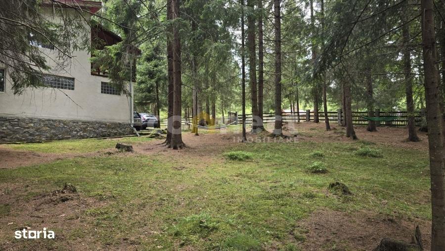 Casă cu 3 camere în Dealu Negru