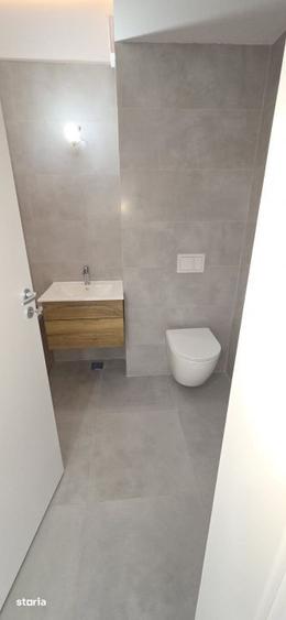 Apartament cu 3 camere decomandat în Calea București