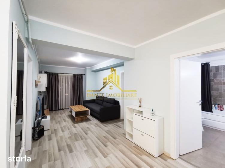 Apartament cu 3 camere semidecomandat, mobilat în Bulgaria