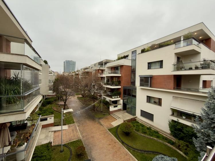 Apartament cu 5 camere decomandat, mobilat în Dorobanți