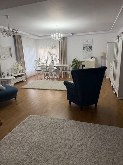 Casă cu 3 camere în Central