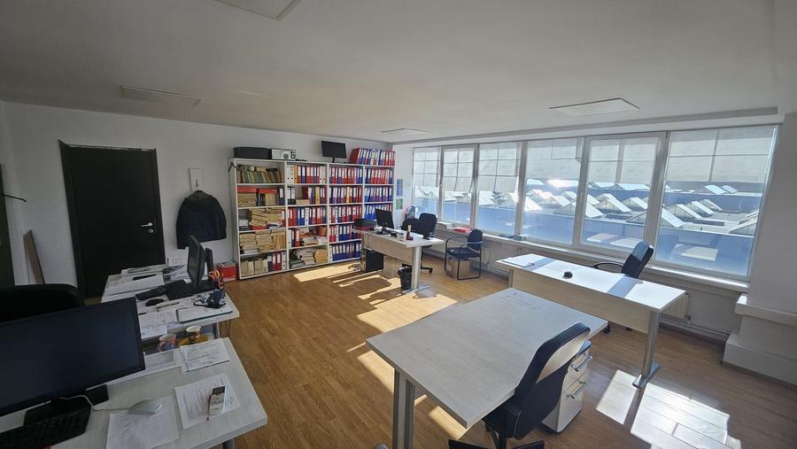 Spațiu comercial, de 250 mp, în Central