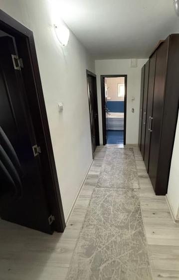 Apartament cu 3 camere decomandat, mobilat în 1 Mai