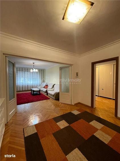 Apartament cu 4 camere decomandat în Deve