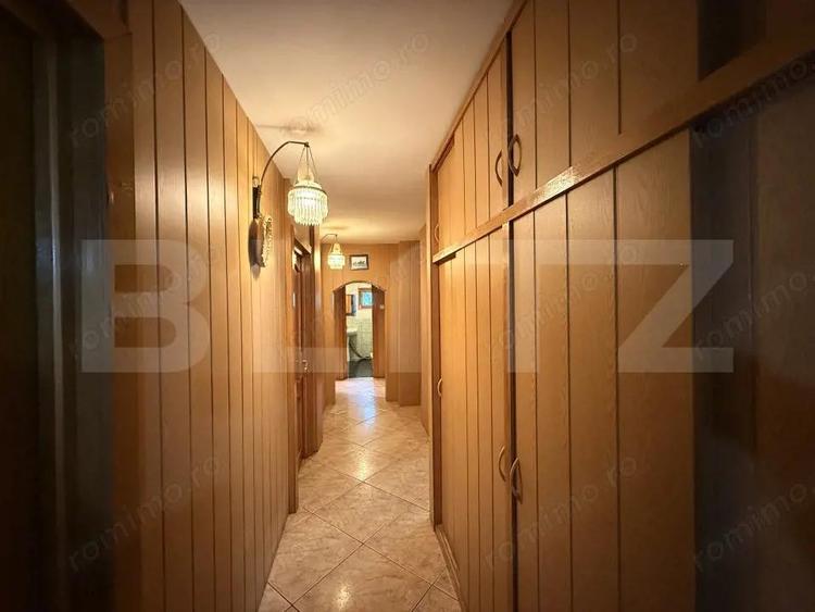 Apartament cu 4 camere decomandat, mobilat în Rovine