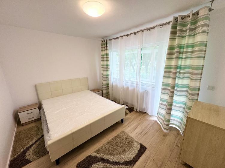 Apartament cu 2 camere semidecomandat în Podu Roș