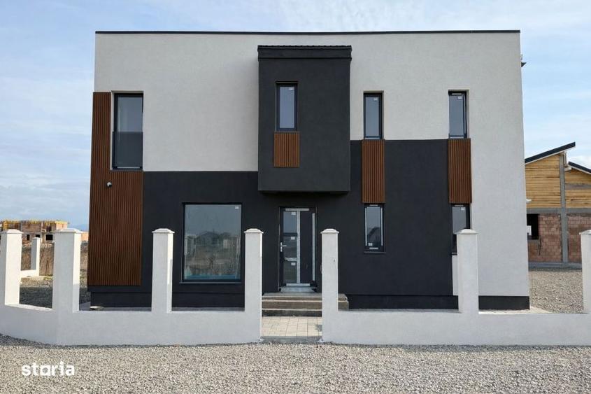 Casă cu 4 camere cu Teren 130 Mp în Sânpetru